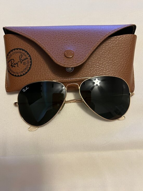 RAY-BAN SUNGLASSES – AVIATOR GOLD TONE FRAME – POLARIZED DARK LENSES (WOMENS) main image 9